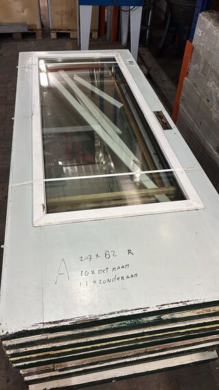 Meranti hardhouten buitendeur, HR++ glas; lage borstwering, houtkleur,